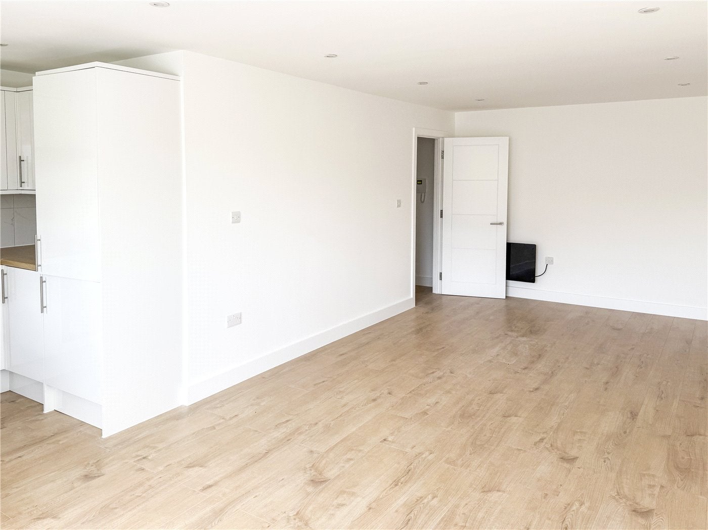 Flat Castleview Road in Elmbridge