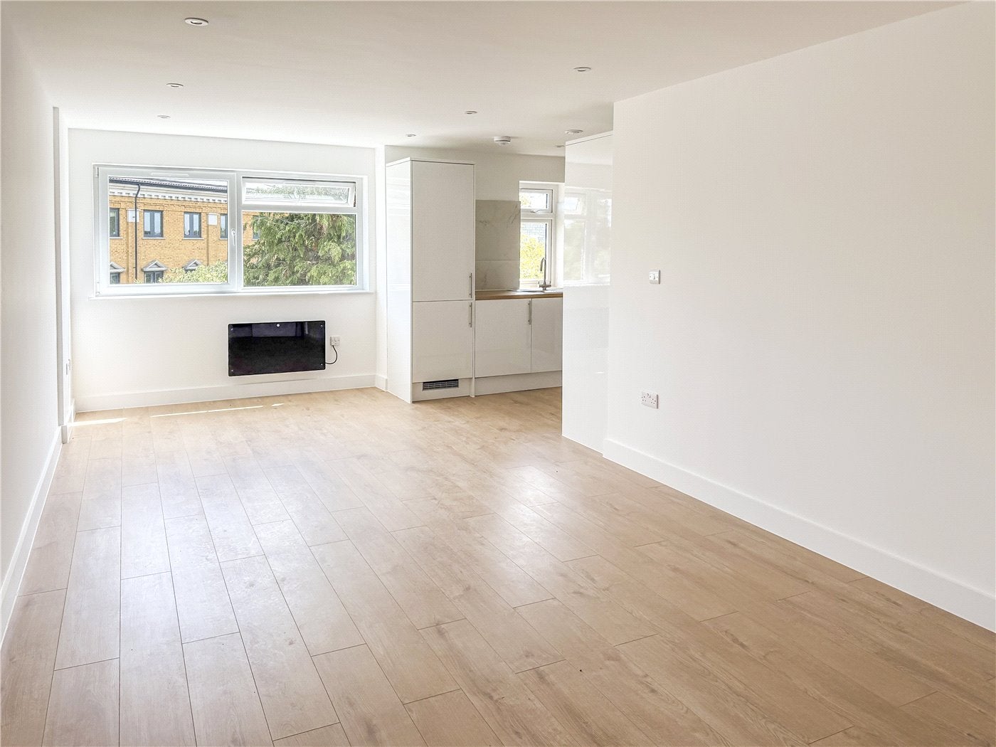Flat Castleview Road in Elmbridge