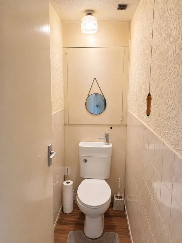 Room Mayfield Close in London