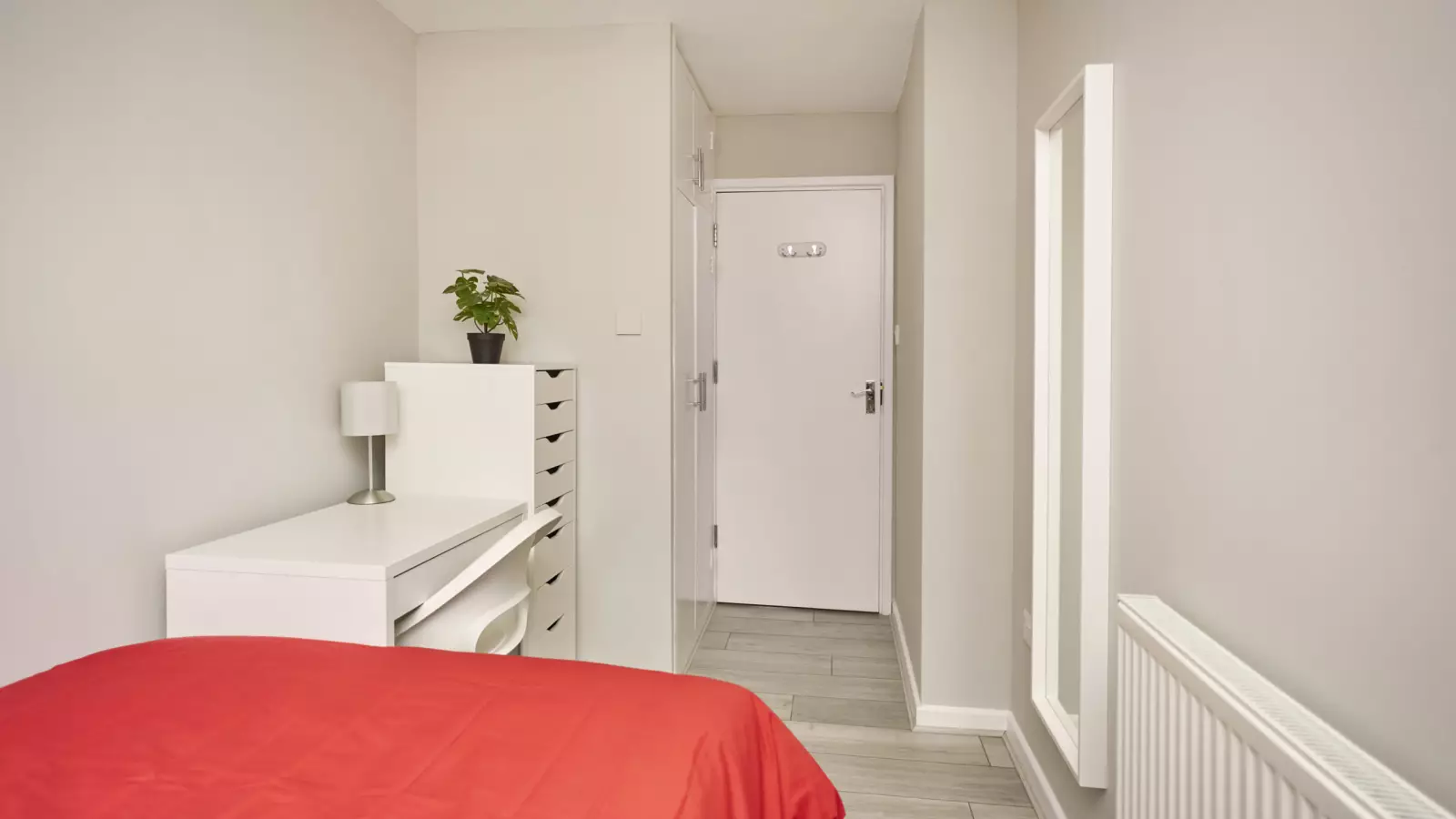 Flat Ollerton Green in Greater London