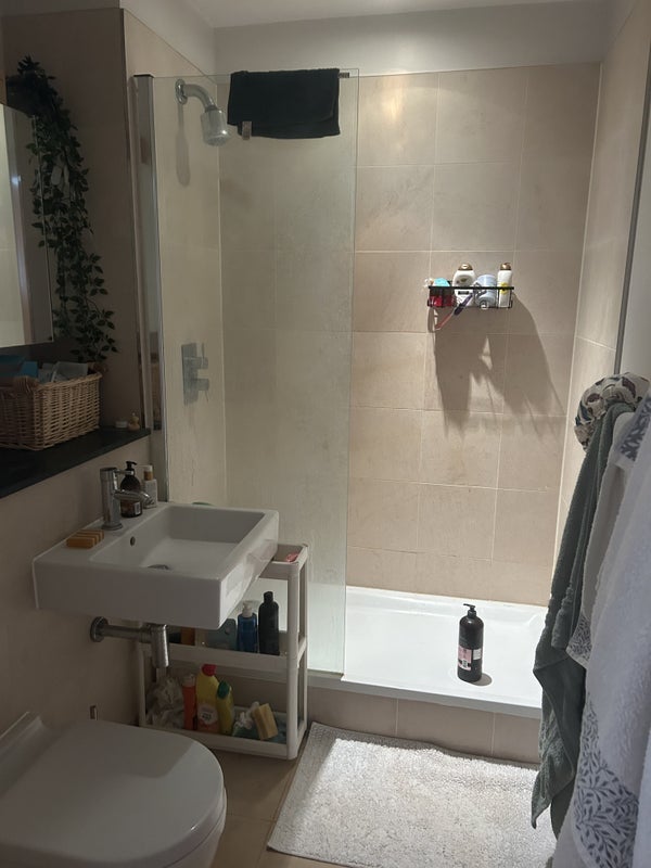 Room Warriner Gardens in Greater London