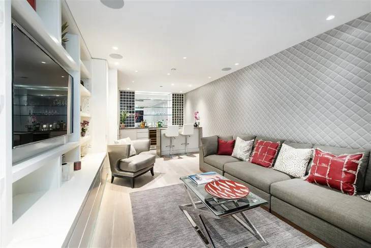 House Pavilion Road in Greater London