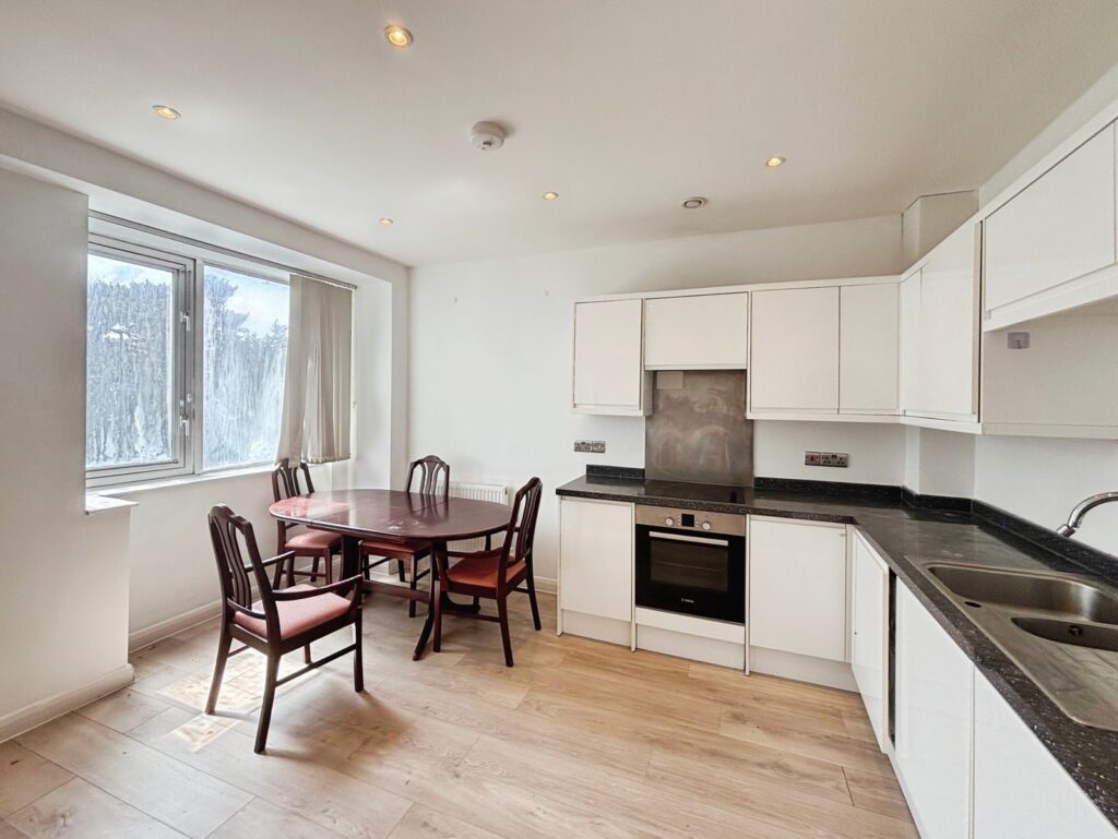 Flat Middle Gordon Road in Surrey Heath