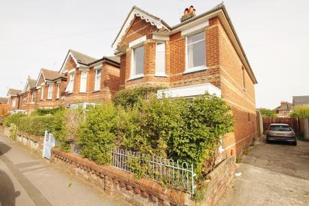 House Maxwell Road in Bournemouth