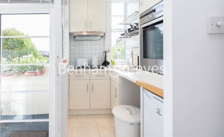 Flat Sloane Avenue in Greater London