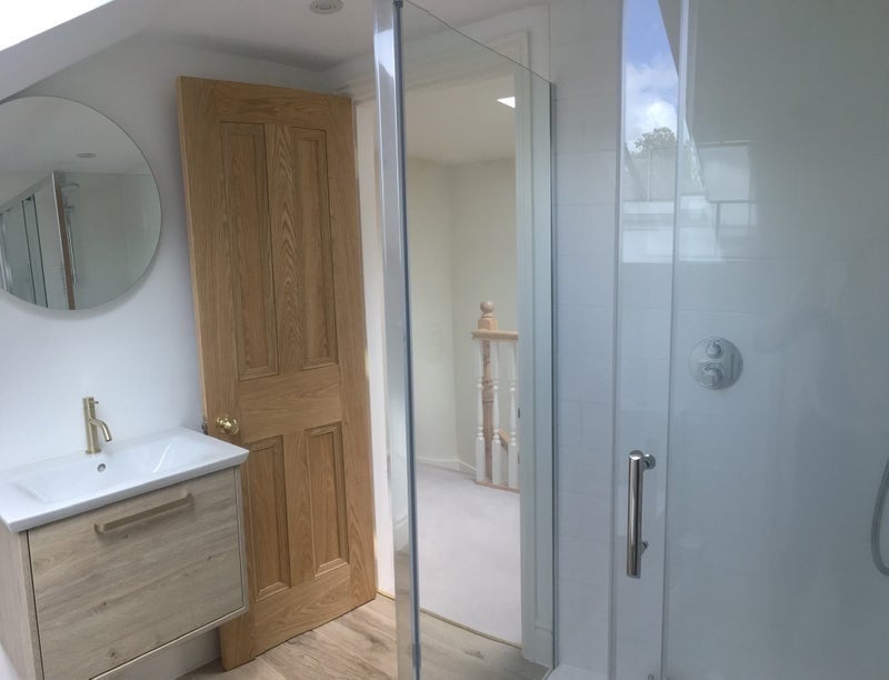 Room Guildown Road in Guildford