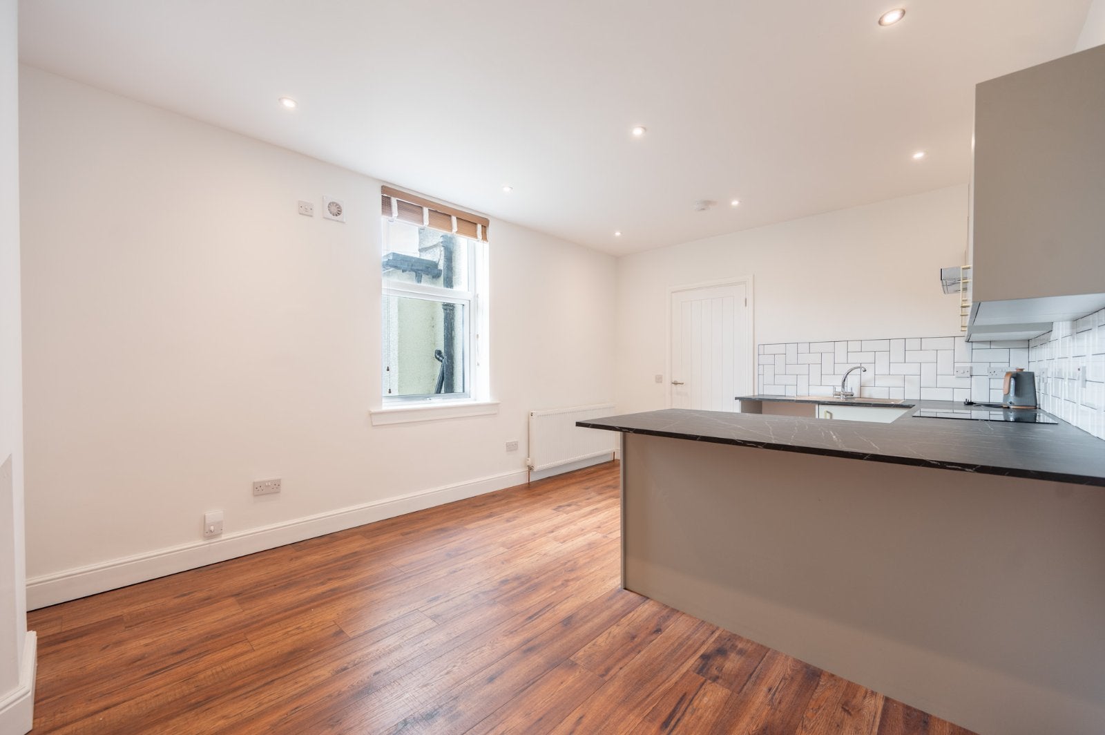 Flat Alexander Terrace in Neilston