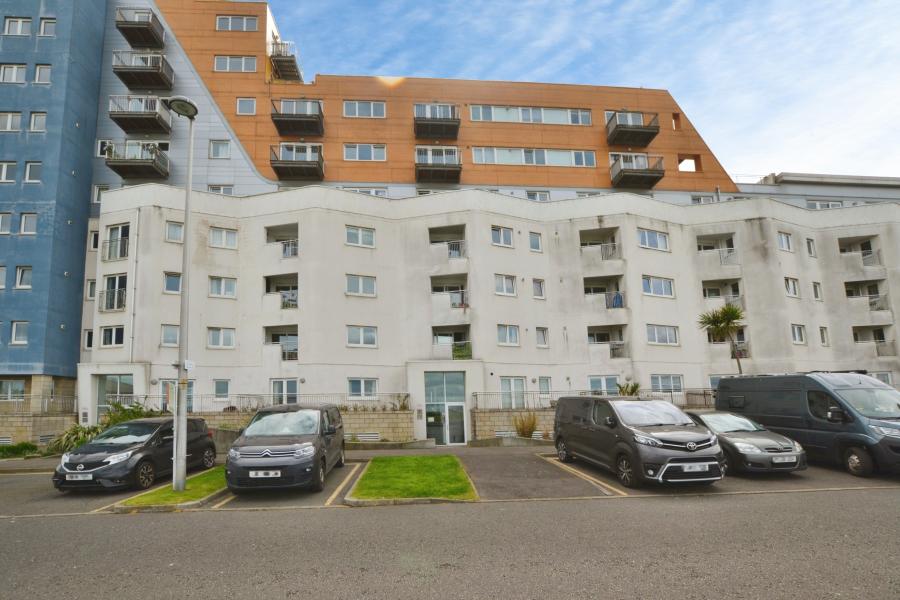Flat Heron Place in City of Edinburgh