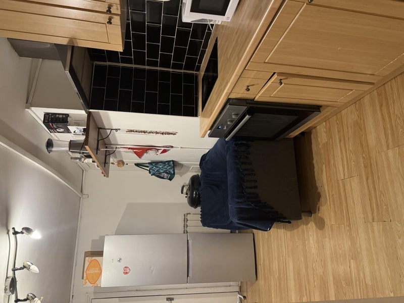 Room Hubert Grove in Greater London