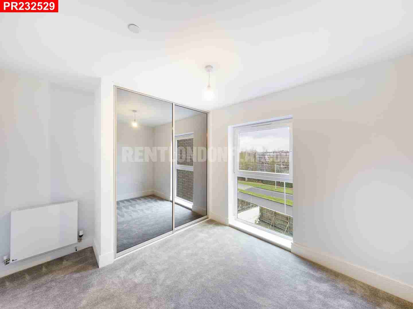 Flat Fairhaven Drive in Reading