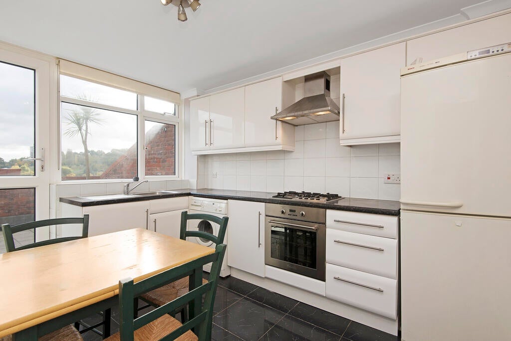 Flat Murfett Close in Greater London