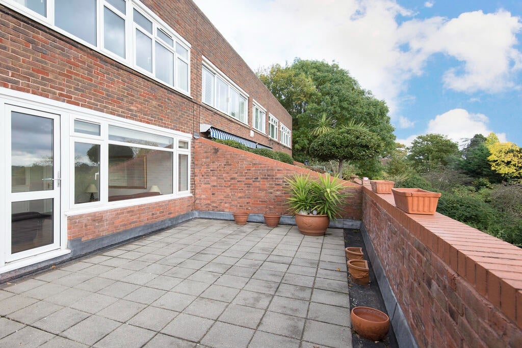Flat Murfett Close in Greater London