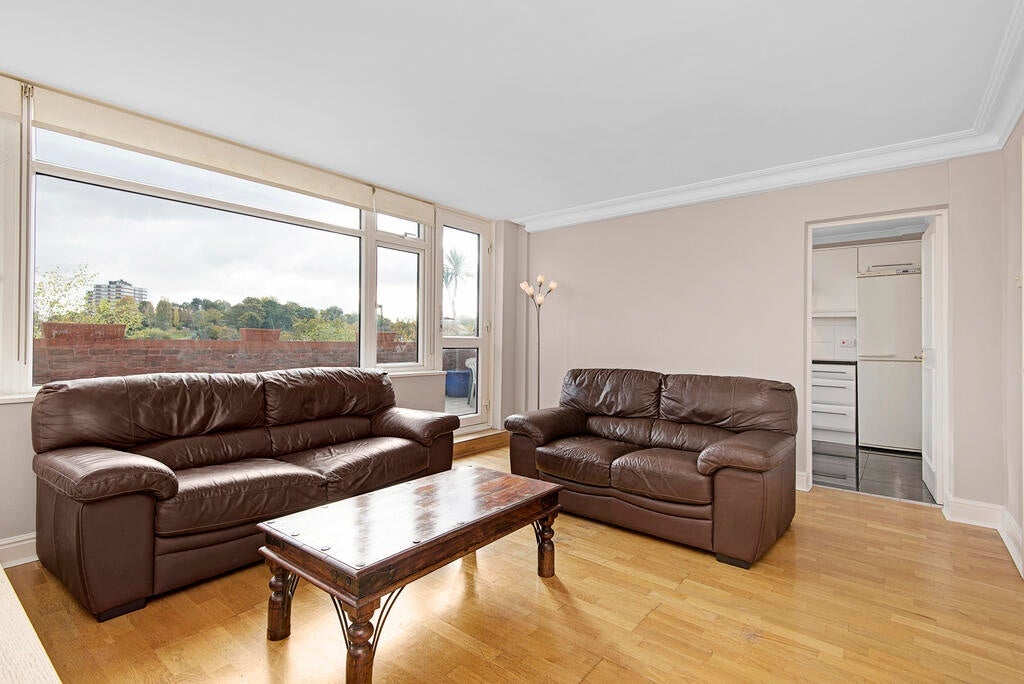 Flat Murfett Close in Greater London