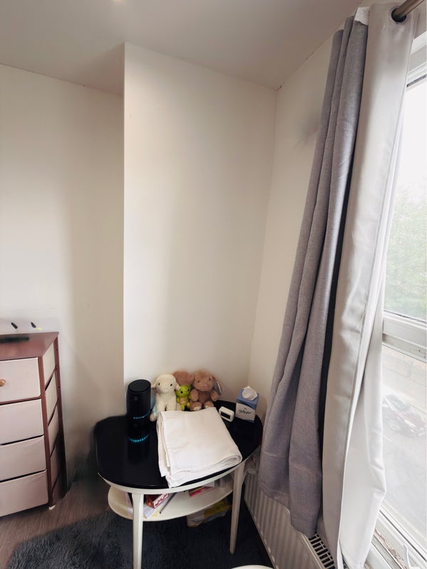 Room High Road Leytonstone in Greater London
