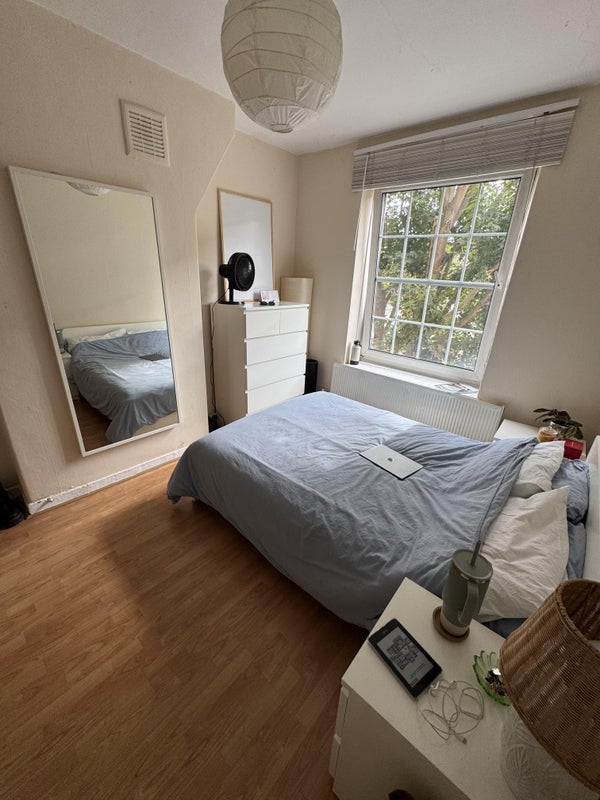 Room Clayton Street in Greater London