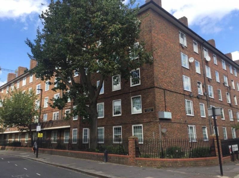Room Clayton Street in Greater London