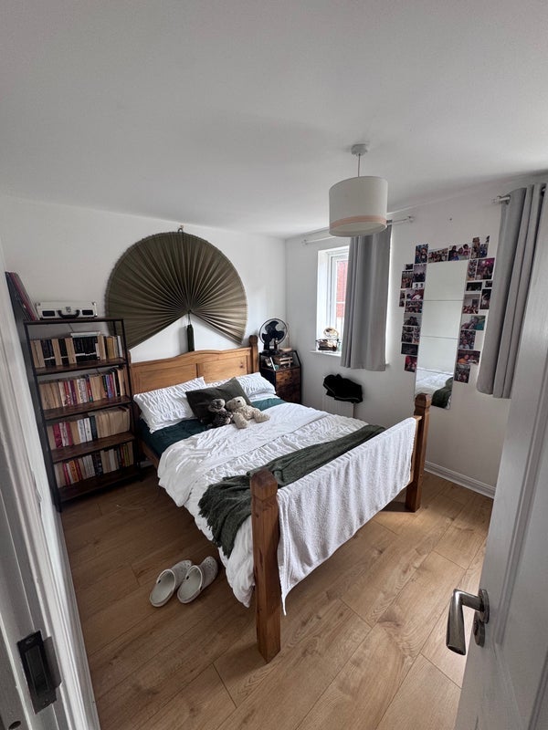 Room Beatrix Place in Bristol