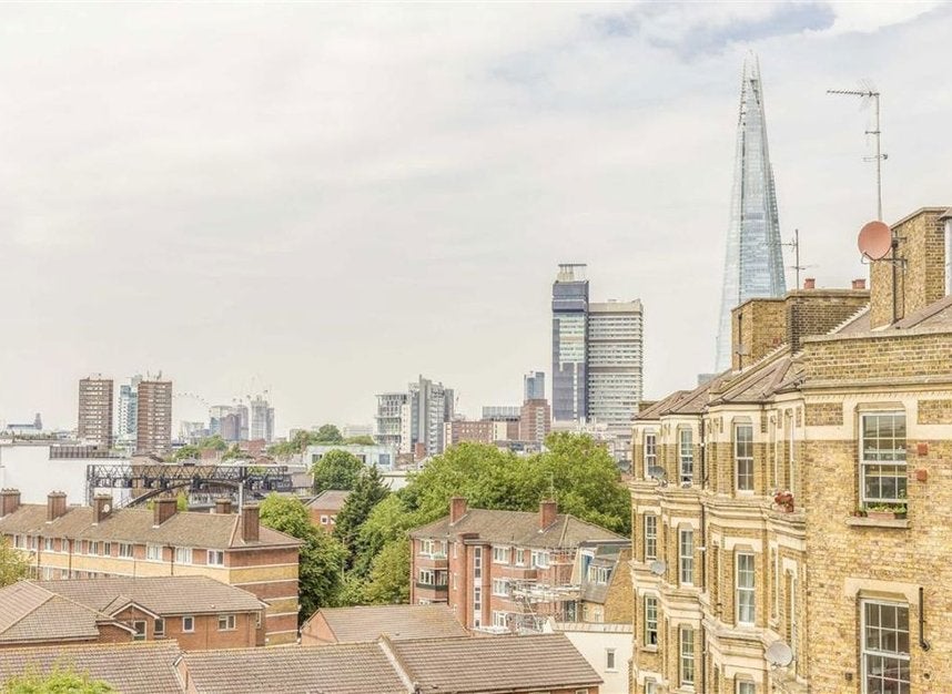 Flat Jamaica Road in Greater London