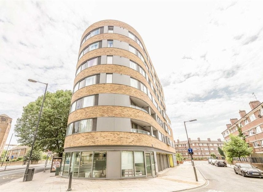 Flat Jamaica Road in Greater London