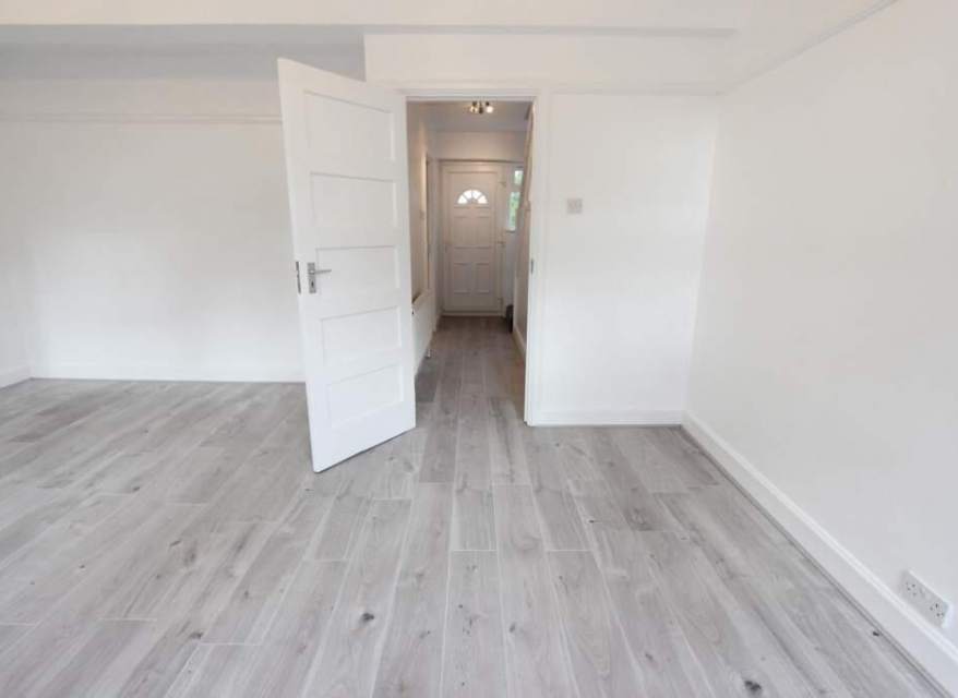 Flat Onslow Road in London