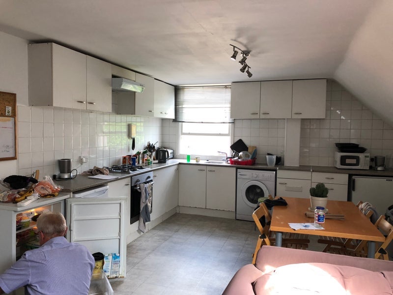 Room Magdala Road in Nottingham