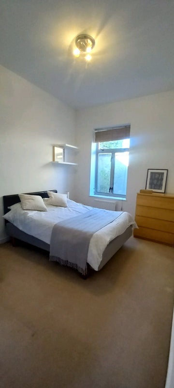 Room Westferry Road in Greater London