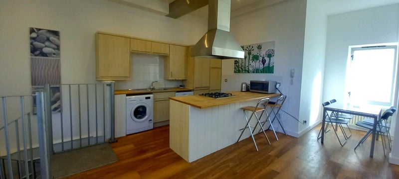 Room Westferry Road in Greater London