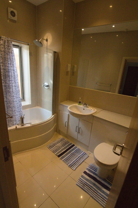 Room Westferry Road in Greater London
