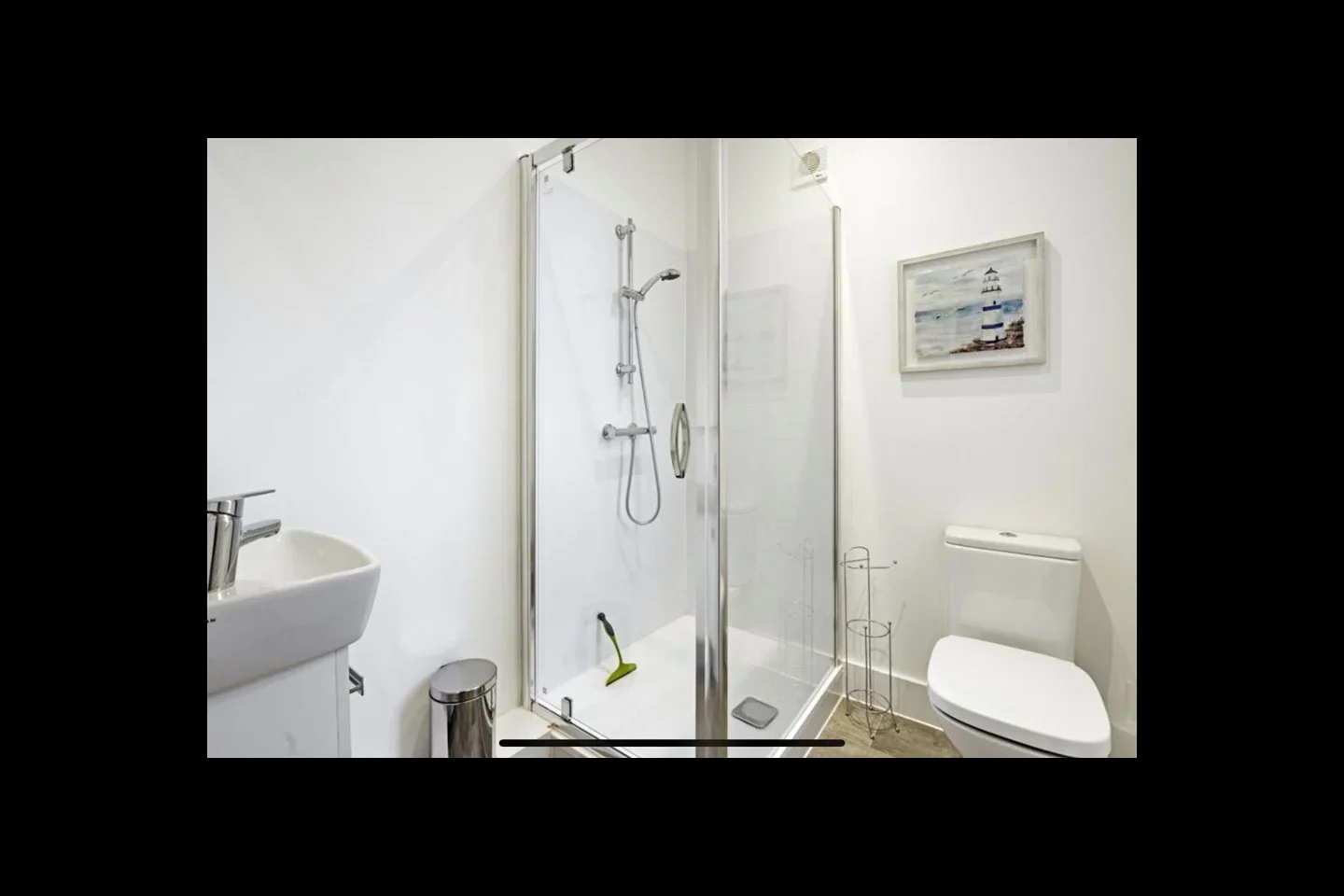 Room Woodbury Park Road in Tunbridge Wells