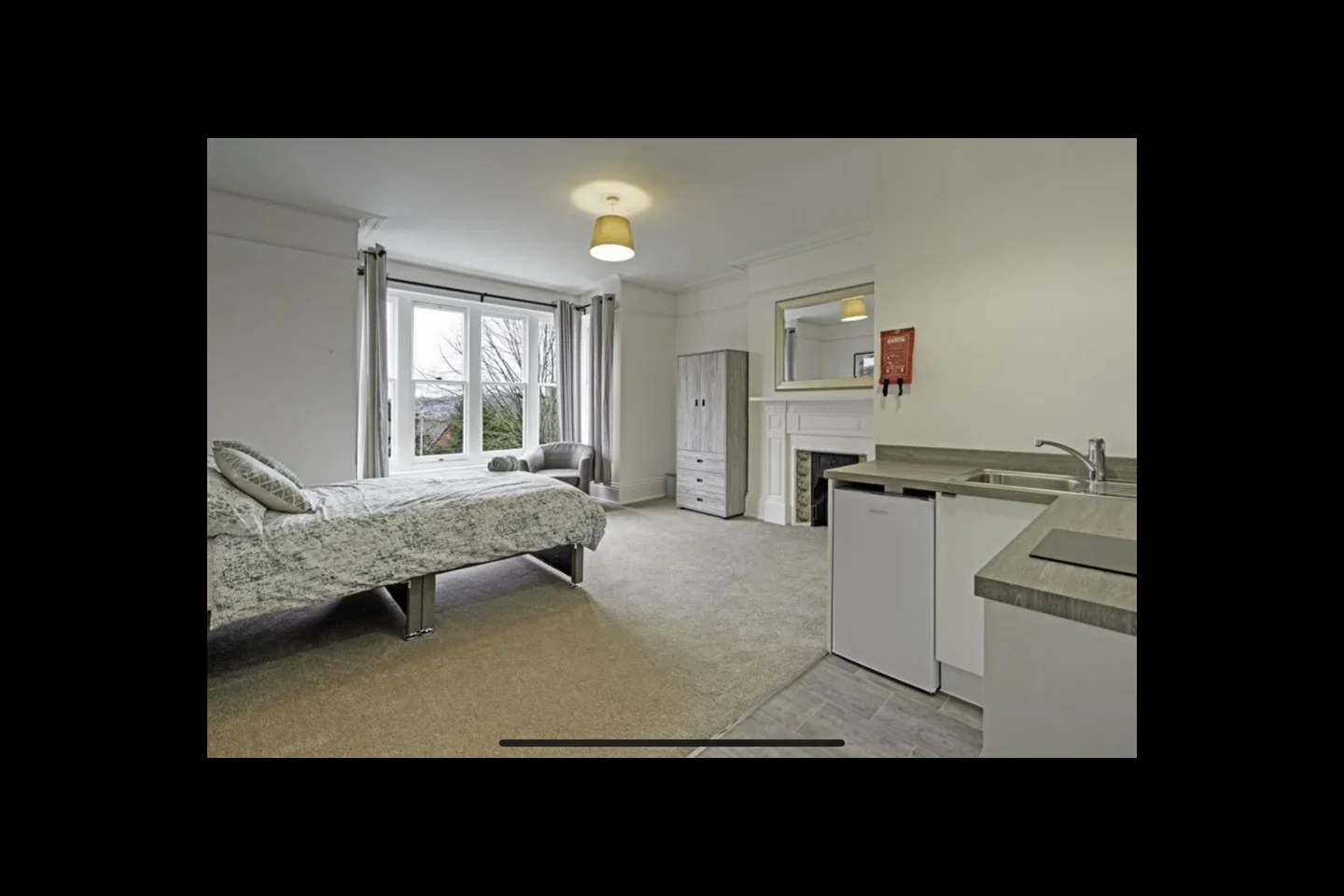 Room Woodbury Park Road in Tunbridge Wells