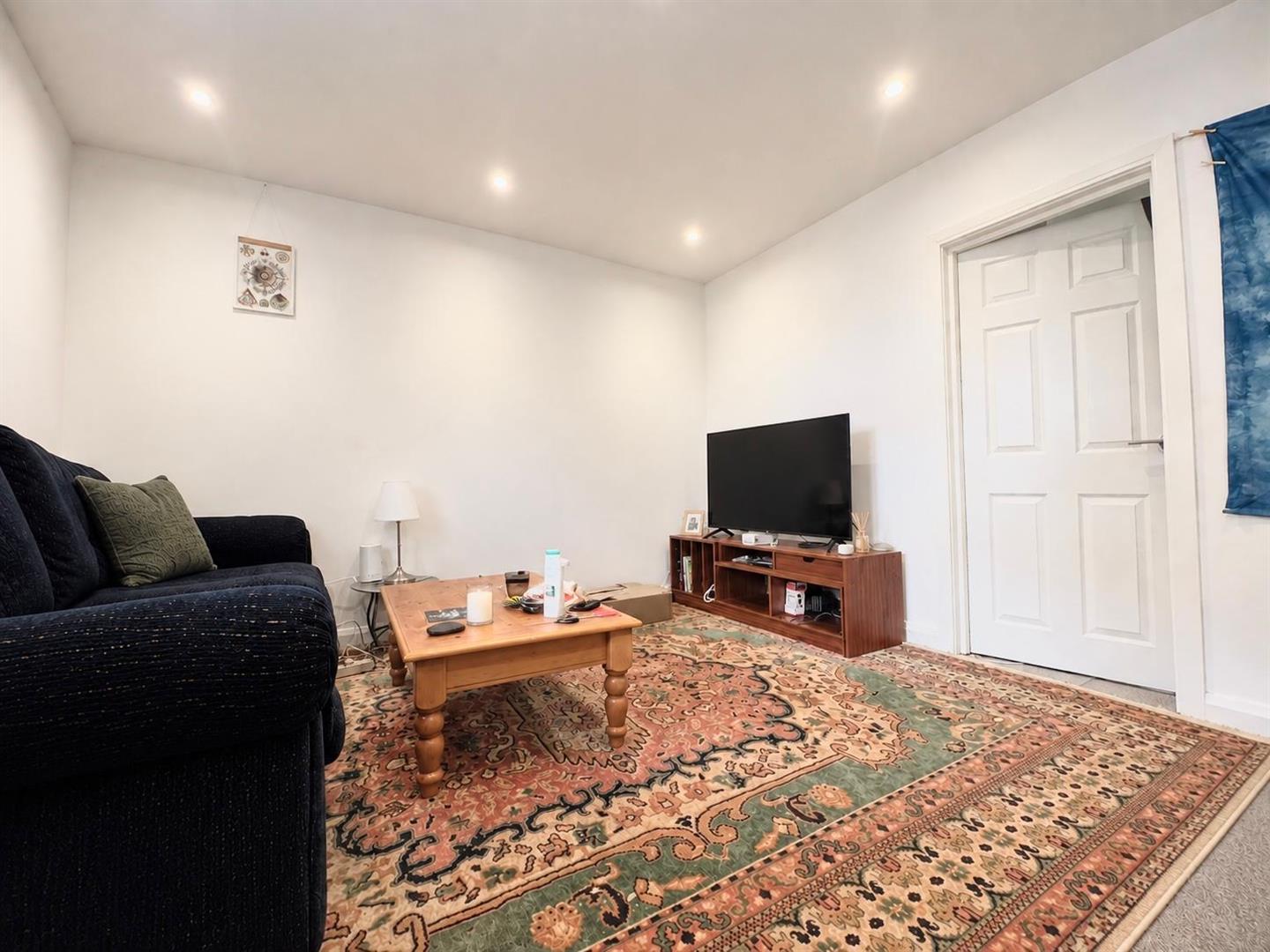 House Wescott Way in Greater London