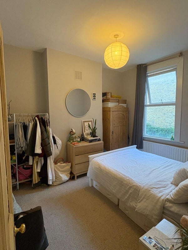 Room Ada Road in Greater London