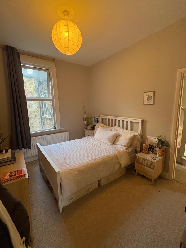 Room Ada Road in Greater London
