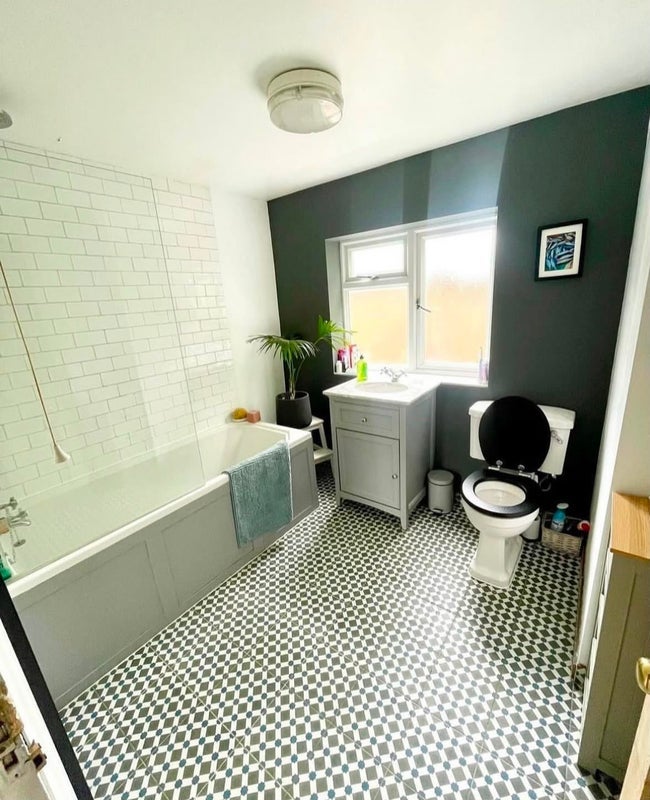 Room Ada Road in Greater London