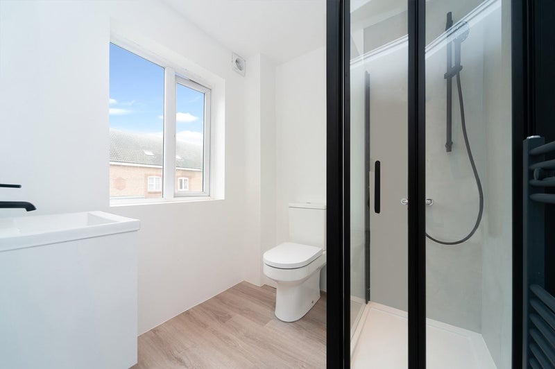 Room Bushwood Drive in Greater London