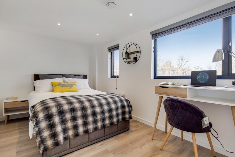 Room Bushwood Drive in Greater London