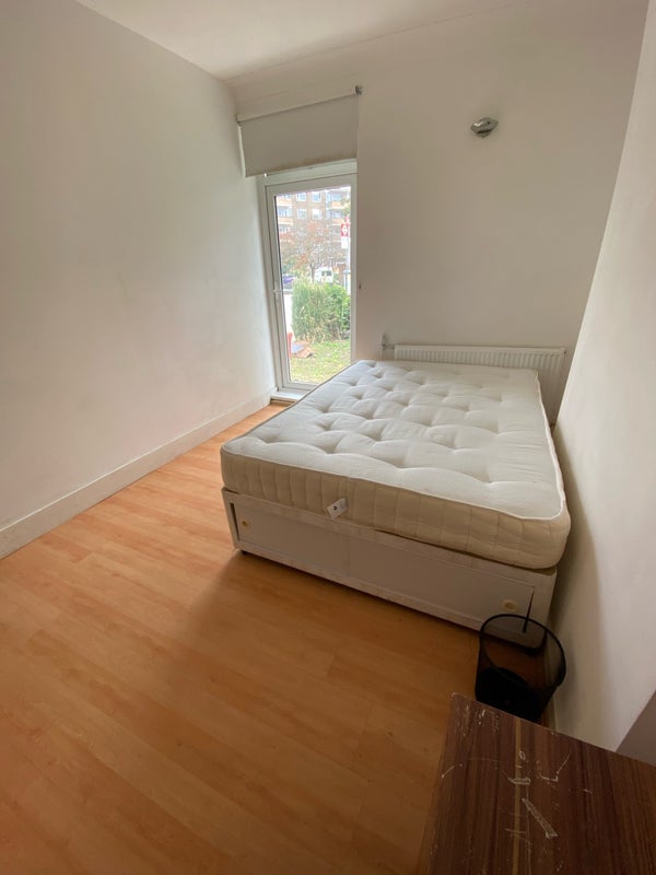 Room Brockley Road in Greater London