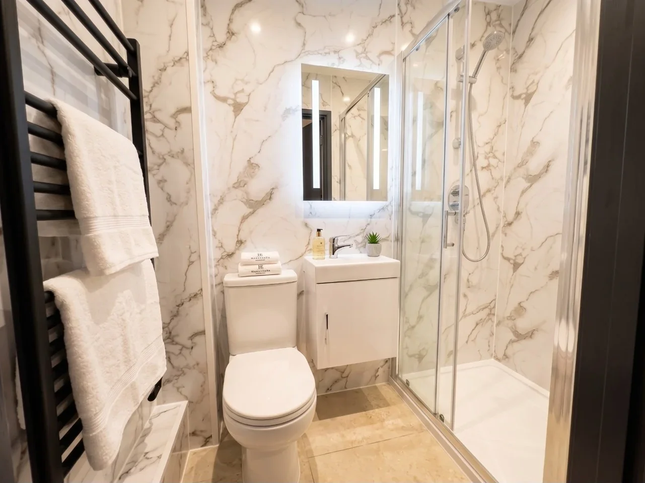 Room Elmore Street in Greater London
