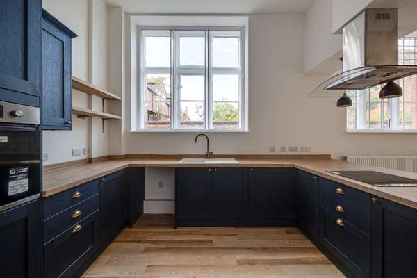 Flat Overleigh Road in Chester