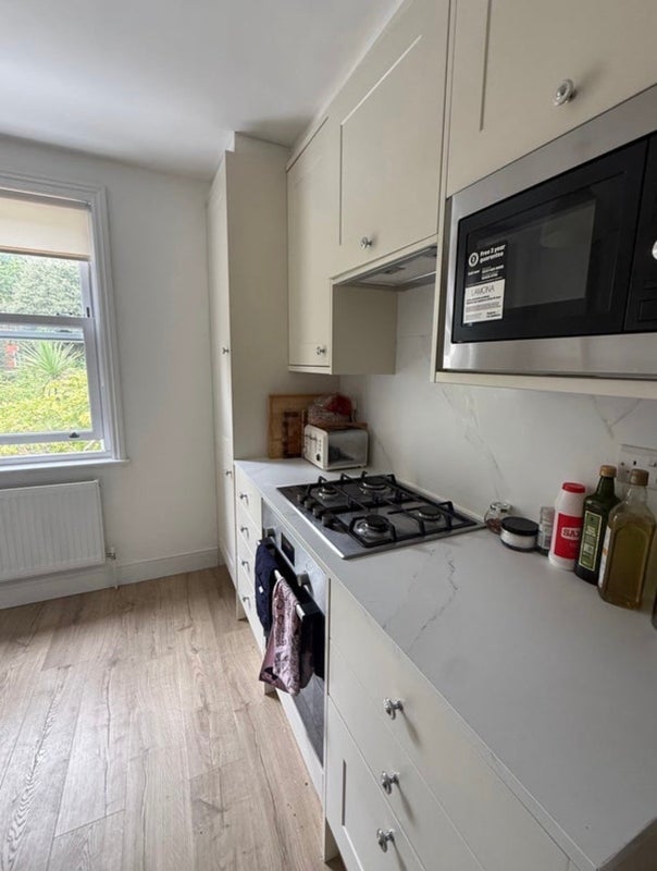 Room Doddington Place in Greater London