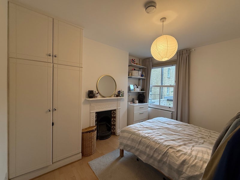 Room Doddington Place in Greater London