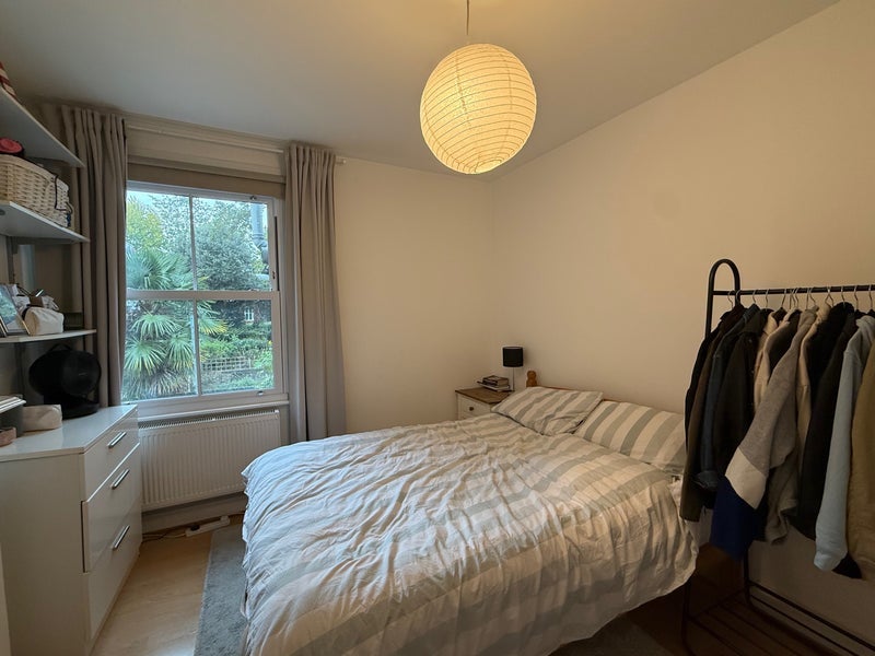 Room Doddington Place in Greater London