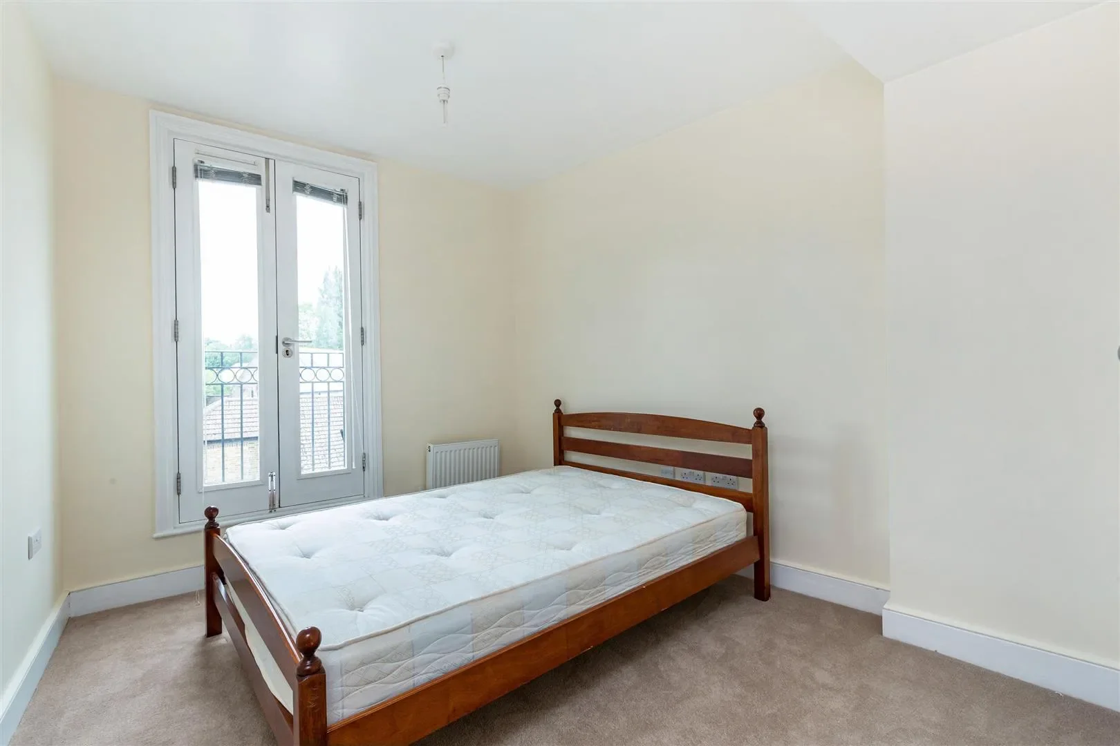 Flat Roehampton High Street in Greater London
