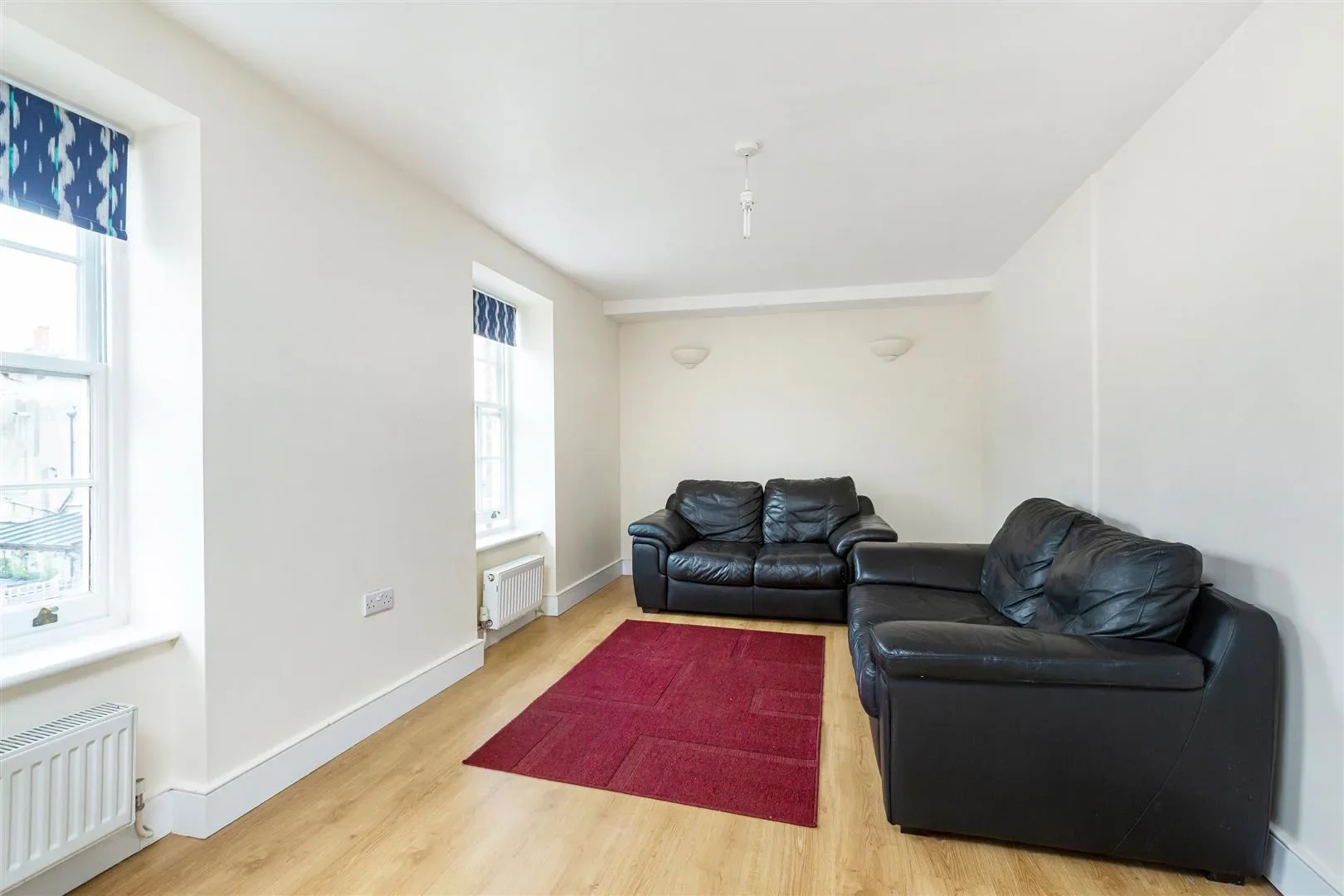Flat Roehampton High Street in Greater London