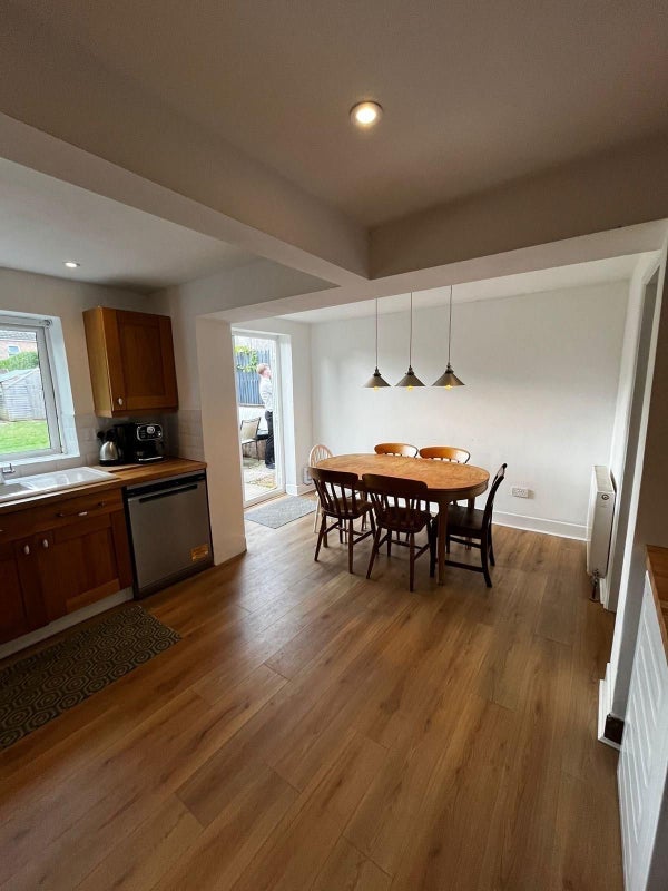 Room Capstone Road in Bournemouth