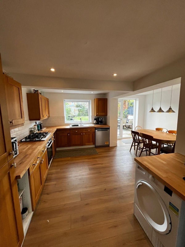 Room Capstone Road in Bournemouth