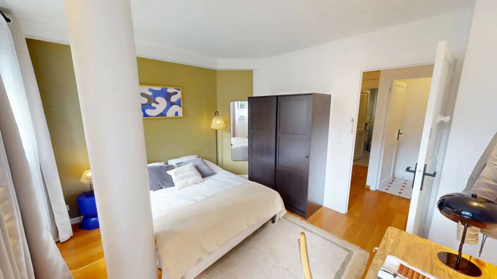 Flat Place Étienne Pernet in Paris