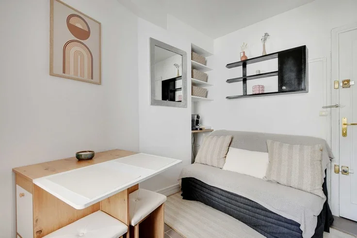 Flat Avenue Paul Doumer in Paris