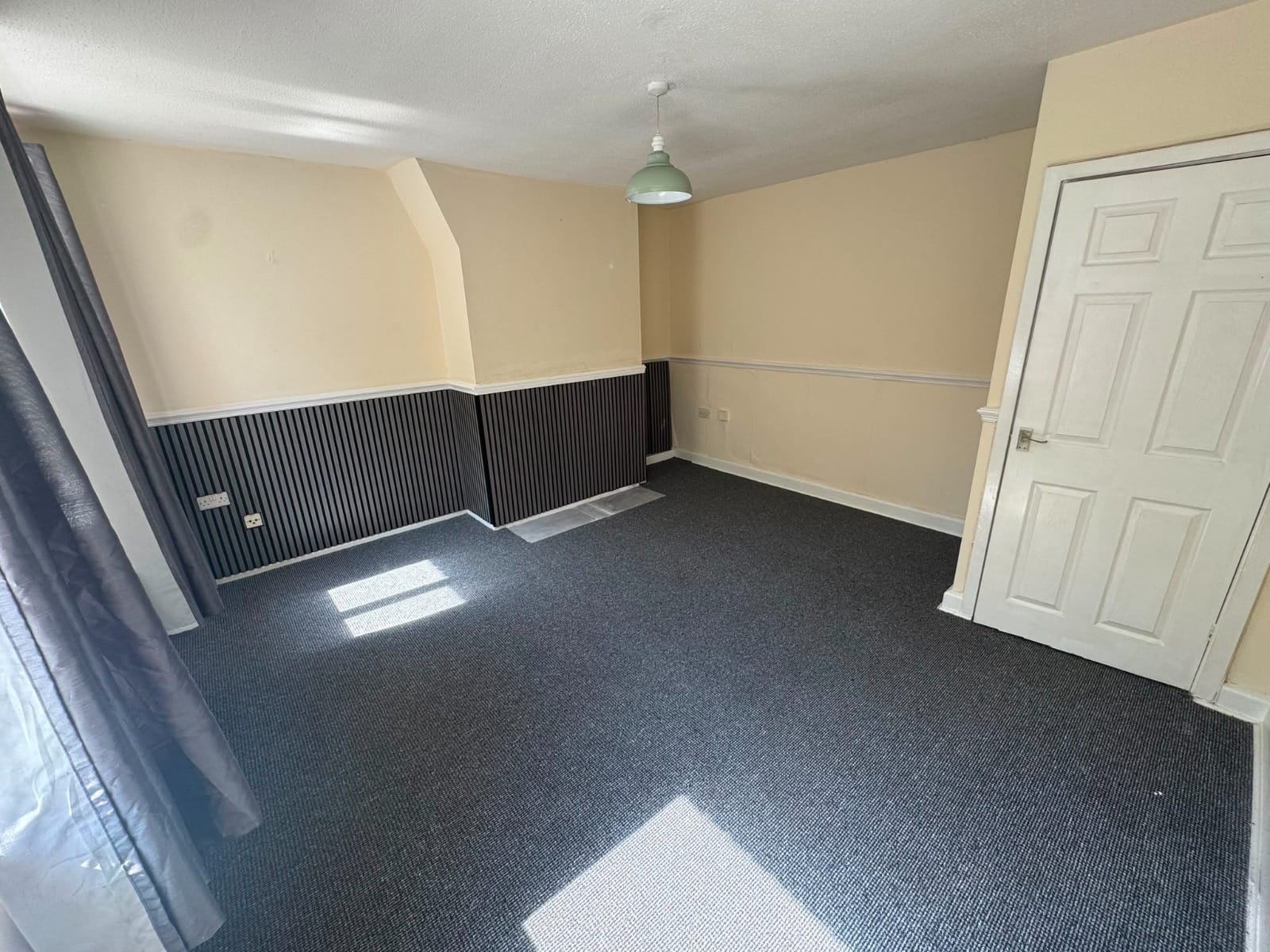 Flat Eccles New Road in Salford