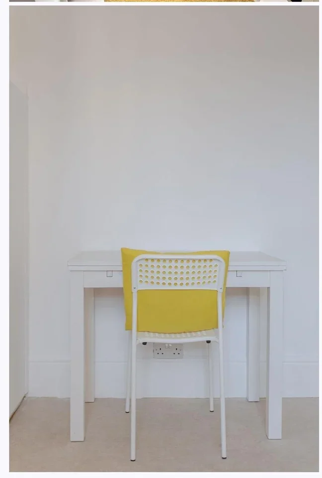 Flat Glenmore Road in Greater London